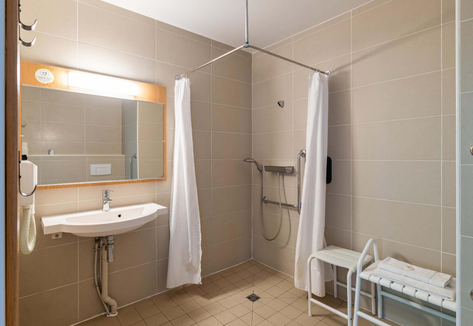 B&B Hotel Lyon Eurexpo Chassieu Ngoại thất bức ảnh