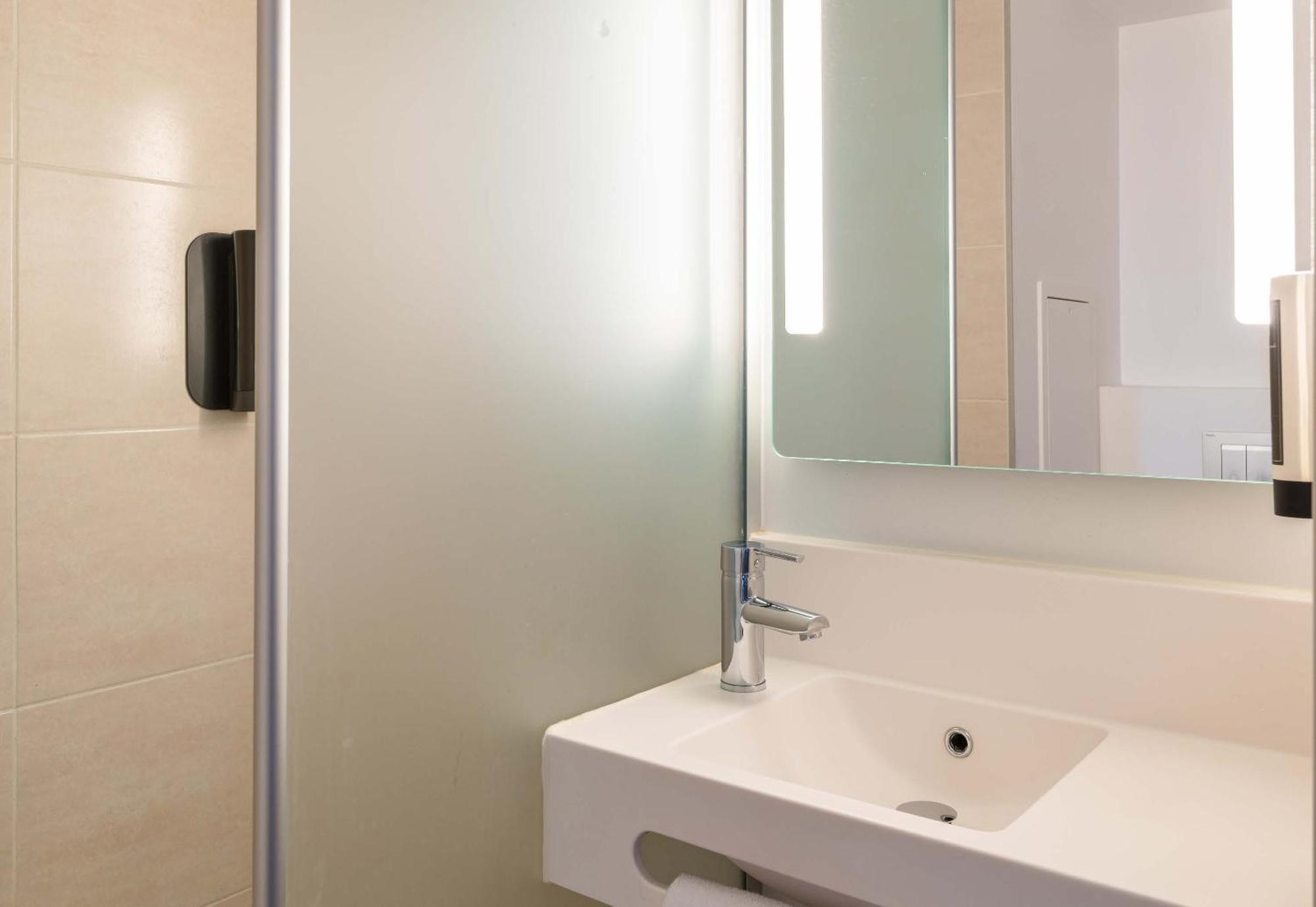 B&B Hotel Lyon Eurexpo Chassieu Ngoại thất bức ảnh